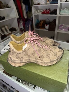 Gucci Ultralight sneakers